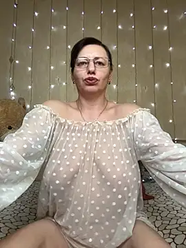 Snapshot of Amberhotqueen chatting on February 12, 11:16 am Amberhotqueen online show from February 12, 11:16 am