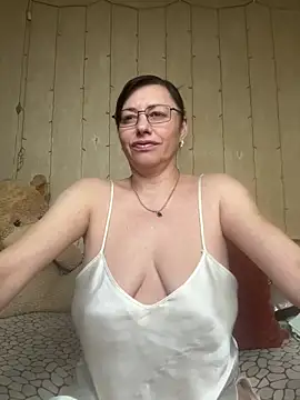Amberhotqueen online show from April 10, 10:42 am