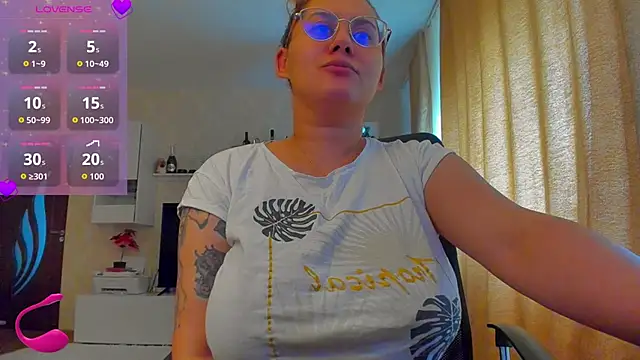 hot evil queen online show from January 7, 10:40 am