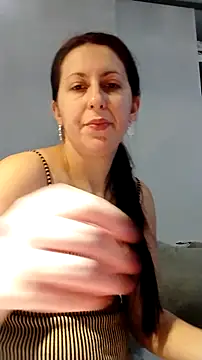 Snapshot of lolyforyou chatting on December 15, 8:18 am lolyforyou online show from December 15, 8:18 am