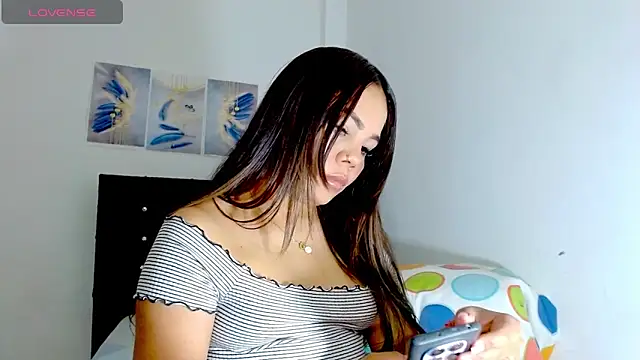 Snapshot of Kylie_loveee chatting on October 22, 1:39 am Kylie loveee online show from October 22, 1:39 am
