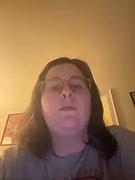 Snapshot of Luce127 chatting on November 8, 11:36 pm Luce127 online show from November 8, 11:36 pm