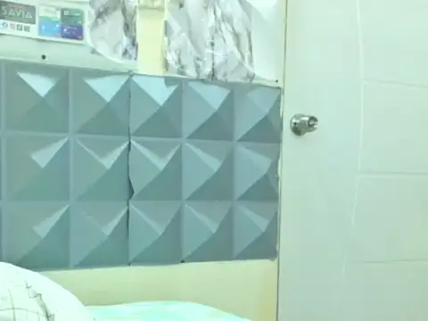 Snapshot of thesugar32 chatting on February 5, 1:05 pm thesugar32 online show from February 5, 1:05 pm