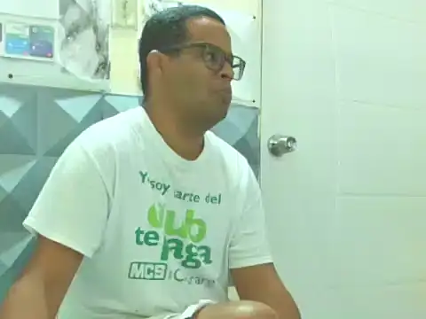 Snapshot of thesugar32 chatting on February 12, 12:55 pm thesugar32 online show from February 12, 12:55 pm