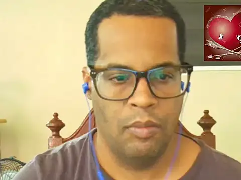 Snapshot of thesugar32 chatting on February 13, 1:07 pm thesugar32 online show from February 13, 1:07 pm