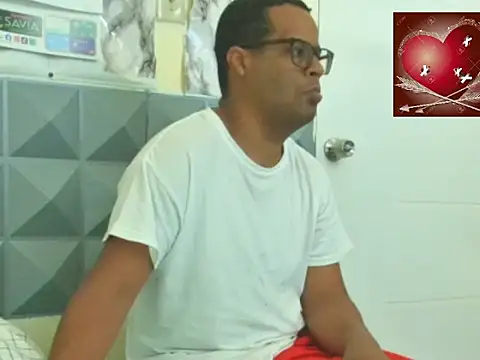 Snapshot of thesugar32 chatting on February 14, 1:30 pm thesugar32 online show from February 14, 1:30 pm