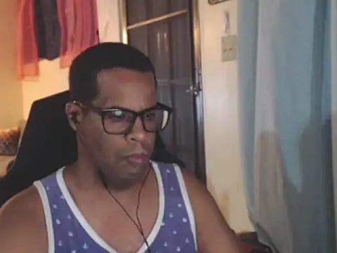 Snapshot of thesugar32 chatting on February 16, 2:07 am thesugar32 online show from February 16, 2:07 am