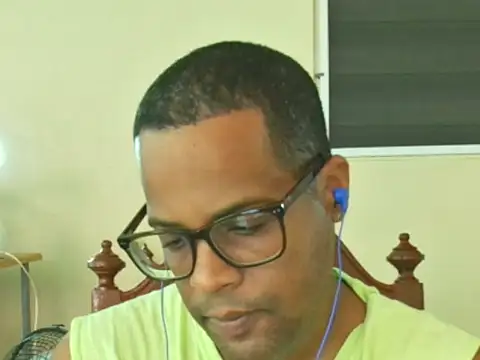 Snapshot of thesugar32 chatting on March 3, 1:06 pm thesugar32 online show from March 3, 1:06 pm