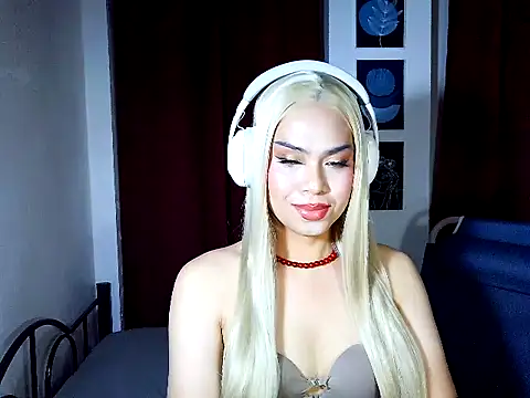 MistressLuna1 online show from March 30, 5:14 pm