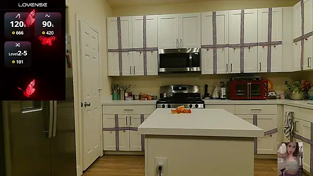 Blondiewithanass online show from February 17, 3:36 am