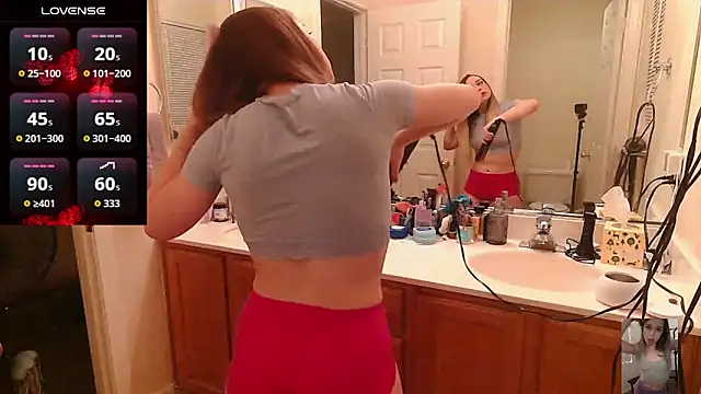 Blondiewithanass online show from March 13, 2:18 am