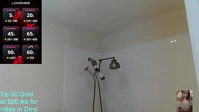 Snapshot of Blondiewithanass chatting on June 25, 7:18 pm Blondiewithanass online show from June 25, 7:18 pm