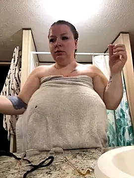 Snapshot of Blondiee_x chatting on September 18, 6:32 pm Blondiee x online show from September 18, 6:32 pm