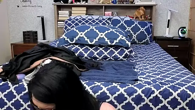 Rayna online show from February 21, 1:22 am