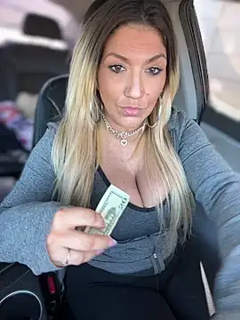 LittleMissEeve online show from January 27, 5:37 pm