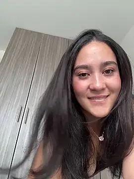 Snapshot of Nina_lovi chatting on April 17, 8:45 pm Nina lovi online show from April 17, 8:45 pm