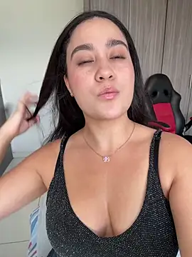 Snapshot of Nina_lovi chatting on June 17, 9:49 pm Nina lovi online show from June 17, 9:49 pm