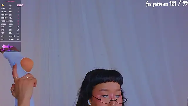 Snapshot of a11yson chatting on February 8, 4:32 pm a11yson online show from February 8, 4:32 pm