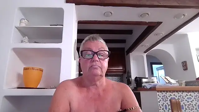 GrannyChrissy68 online show from October 24, 10:06 pm