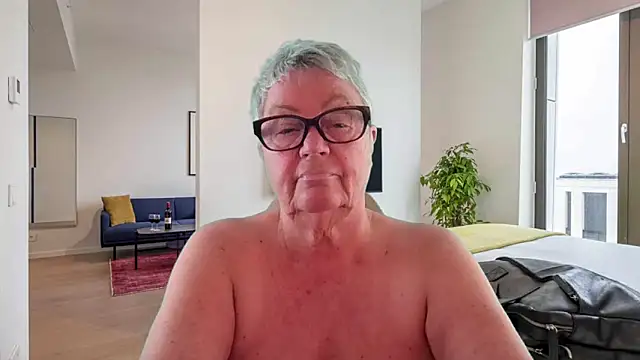 Snapshot of GrannyChrissy68 chatting on April 21, 12:33 pm GrannyChrissy68 online show from April 21, 12:33 pm