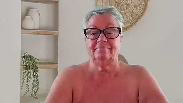 Snapshot of GrannyChrissy68 chatting on April 25, 1:41 pm GrannyChrissy68 online show from April 25, 1:41 pm