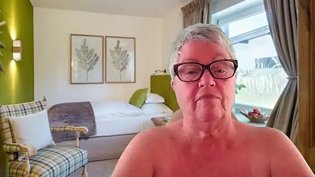 Snapshot of GrannyChrissy68 chatting on May 1, 2:32 pm GrannyChrissy68 online show from May 1, 2:32 pm