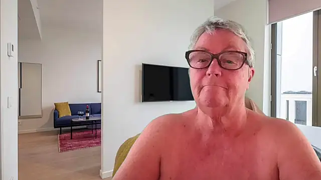Snapshot of GrannyChrissy68 chatting on May 4, 2:24 pm GrannyChrissy68 online show from May 4, 2:24 pm