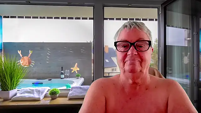 Snapshot of GrannyChrissy68 chatting on May 16, 12:59 pm GrannyChrissy68 online show from May 16, 12:59 pm