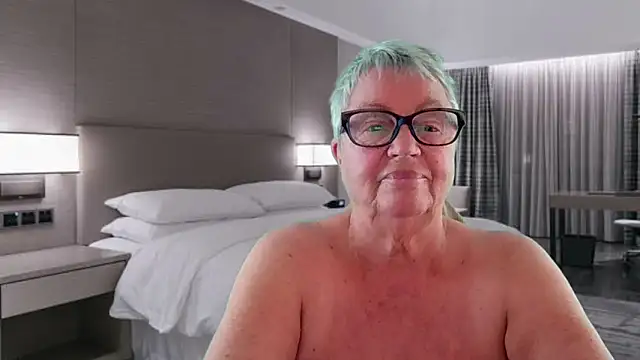 Snapshot of GrannyChrissy68 chatting on May 17, 9:22 pm GrannyChrissy68 online show from May 17, 9:22 pm