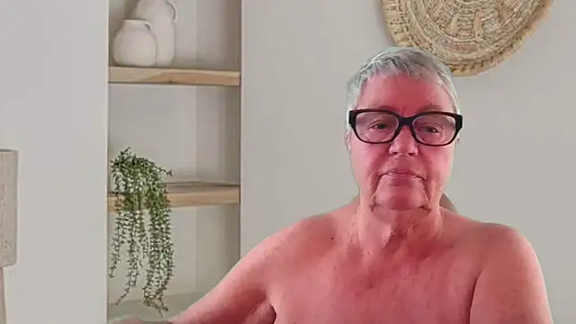 Snapshot of GrannyChrissy68 chatting on May 25, 9:10 pm GrannyChrissy68 online show from May 25, 9:10 pm
