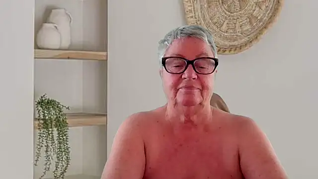Snapshot of GrannyChrissy68 chatting on May 29, 2:15 pm GrannyChrissy68 online show from May 29, 2:15 pm