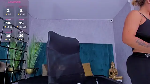 sweetfabianaxl online show from July 7, 11:25 am