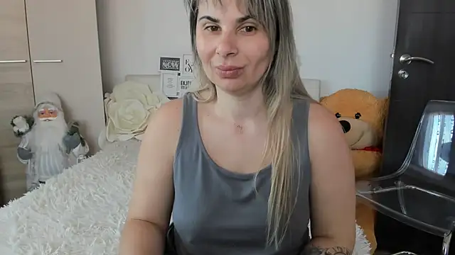 sweetemy4u online show from March 10, 8:52 am