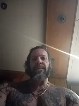 trucker1979 online show from March 2, 5:08 am