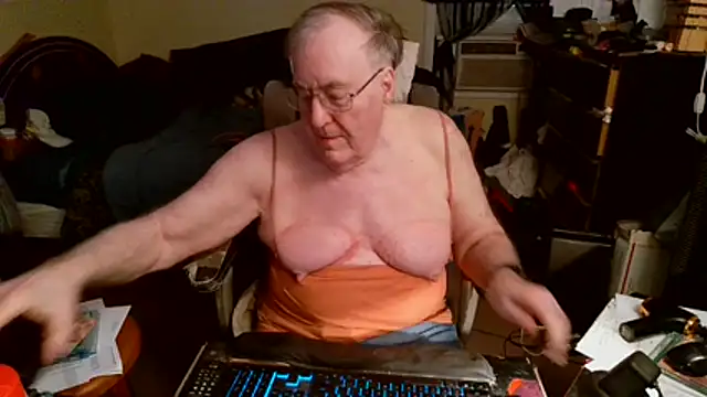 Toastir online show from February 16, 9:44 pm