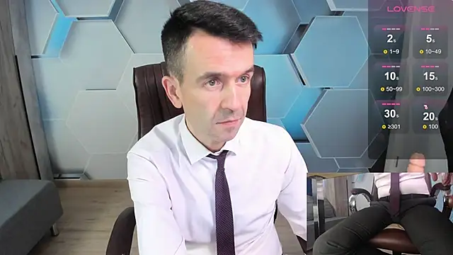 Snapshot of SteveTiger chatting on February 3, 11:59 am SteveTiger online show from February 3, 11:59 am