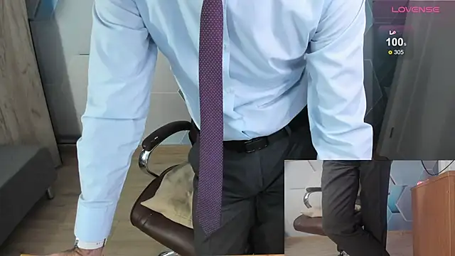 Snapshot of SteveTiger chatting on February 8, 12:08 pm SteveTiger online show from February 8, 12:08 pm