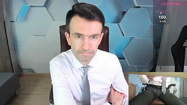 Snapshot of SteveTiger chatting on February 19, 10:11 am SteveTiger online show from February 19, 10:11 am