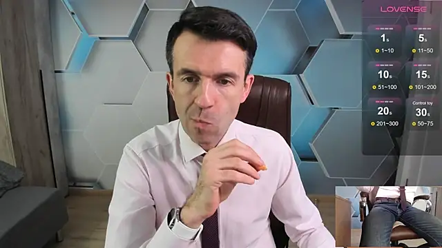 Snapshot of SteveTiger chatting on February 26, 12:04 pm SteveTiger online show from February 26, 12:04 pm