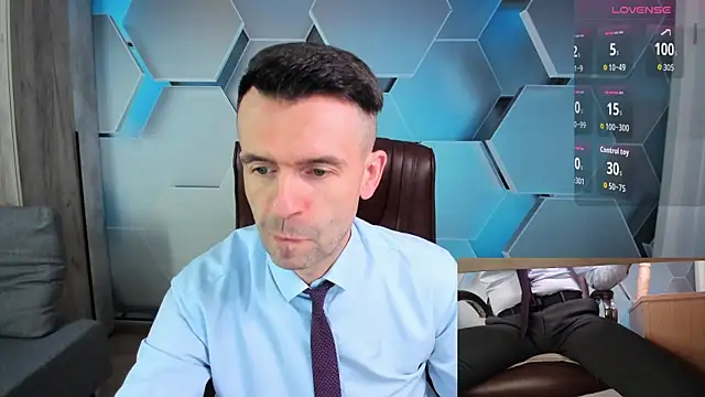 Snapshot of SteveTiger chatting on March 6, 11:50 am SteveTiger online show from March 6, 11:50 am