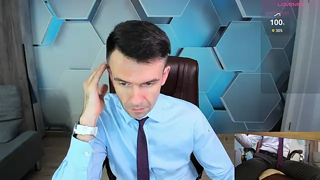 Snapshot of SteveTiger chatting on March 12, 12:11 pm SteveTiger online show from March 12, 12:11 pm