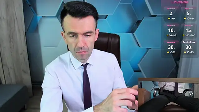 Snapshot of SteveTiger chatting on March 16, 9:46 am SteveTiger online show from March 16, 9:46 am