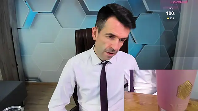 Snapshot of SteveTiger chatting on March 23, 11:58 am SteveTiger online show from March 23, 11:58 am