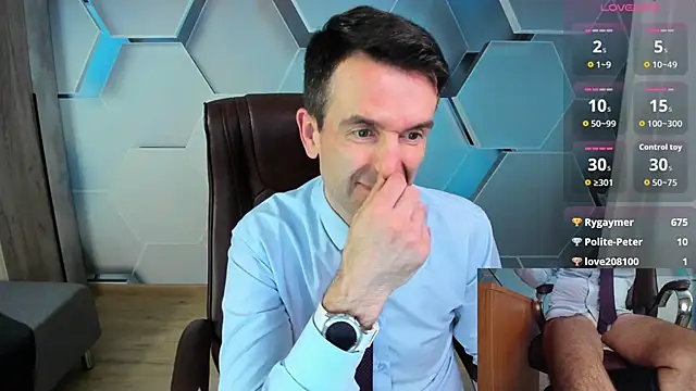 Snapshot of SteveTiger chatting on March 31, 3:45 pm SteveTiger online show from March 31, 3:45 pm