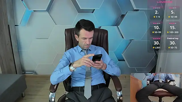 Snapshot of SteveTiger chatting on April 2, 3:26 am SteveTiger online show from April 2, 3:26 am