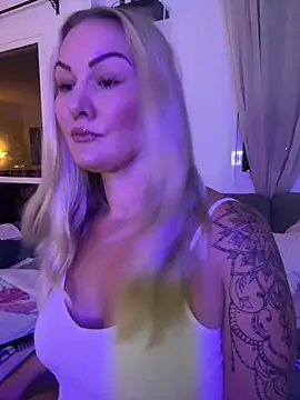 Snapshot of NastyMilf_ chatting on October 13, 6:19 pm NastyMilf online show from October 13, 6:19 pm