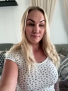 Snapshot of NastyMilf_ chatting on November 24, 12:49 pm NastyMilf online show from November 24, 12:49 pm