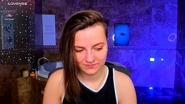 MelindaTin online show from April 17, 1:08 am