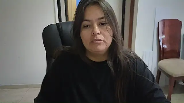 Ixchel Anaid online show from November 4, 1:32 pm