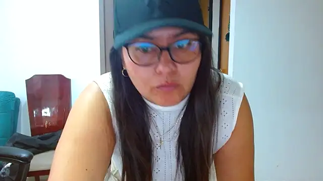 Ixchel Anaid online show from March 9, 8:35 pm